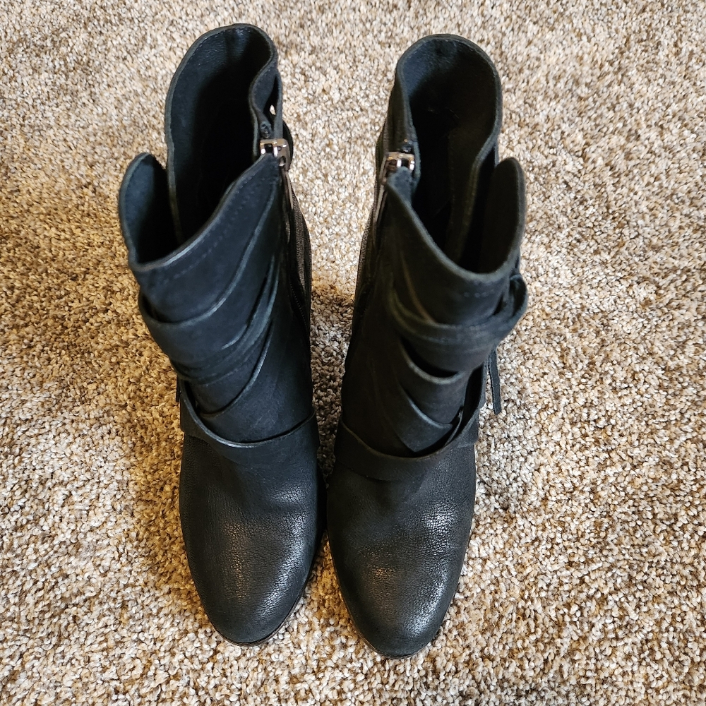 Vince Camuto Charisa Bootie - Picture 2 of 9